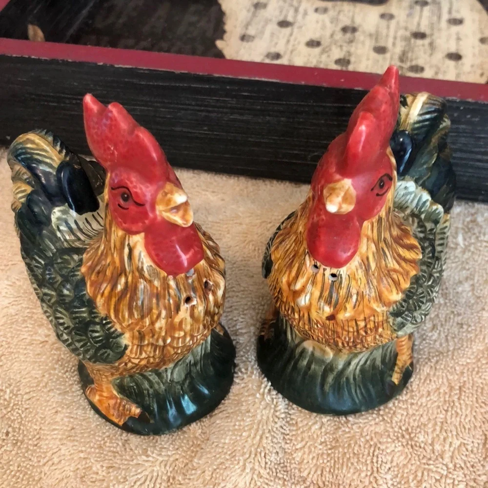Awesome HOME Brand 🐓 Rooster/Chicken Farmhouse Salt Pepper Shakers Set Rustic